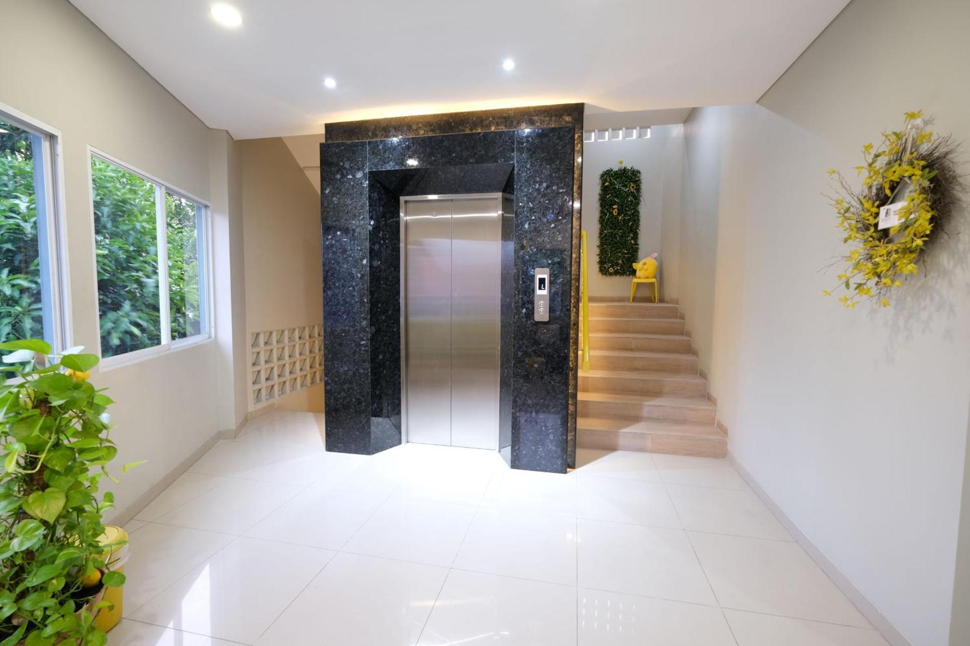 S101 Hotels Semarang Exteriér fotografie