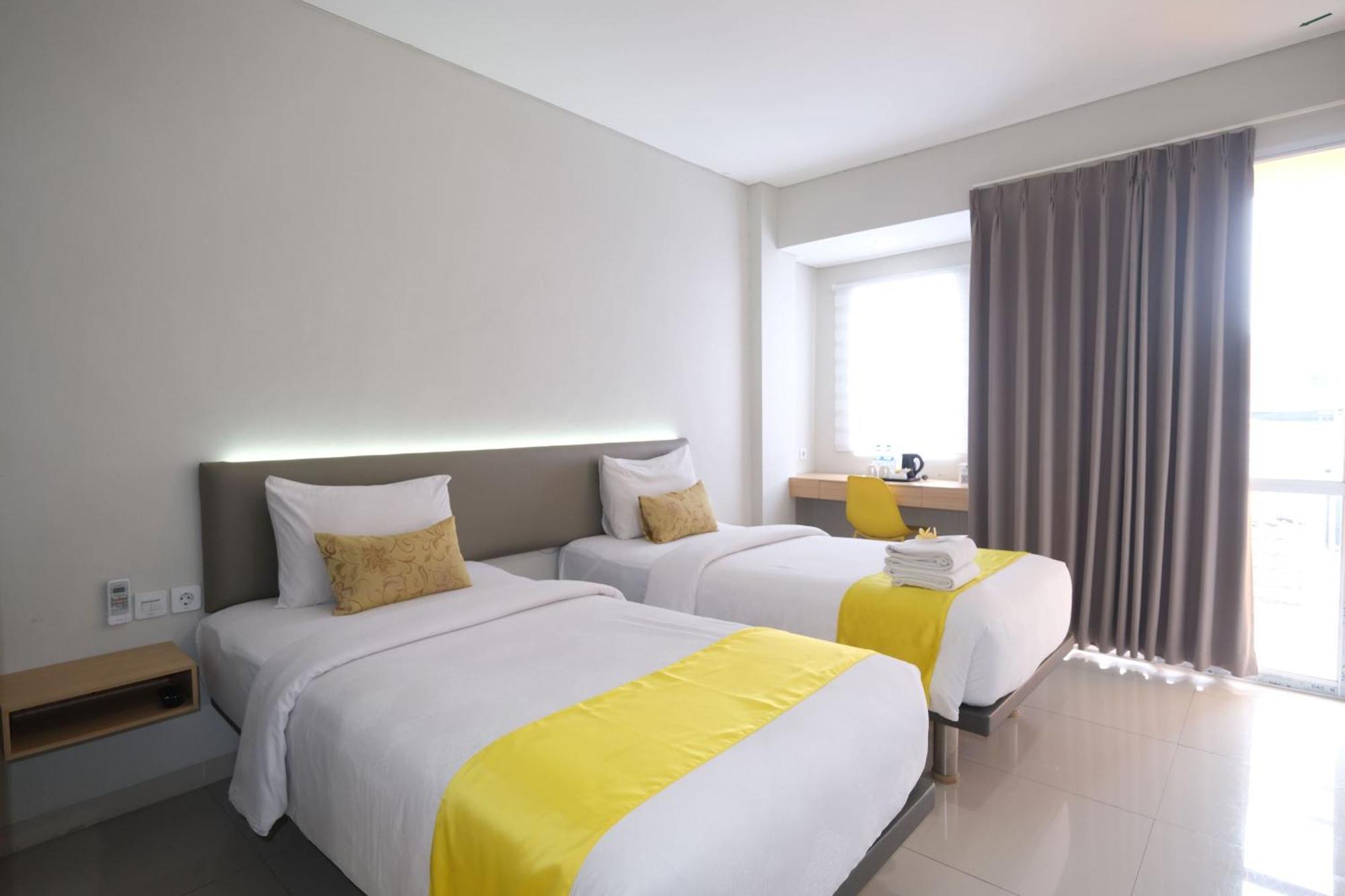 S101 Hotels Semarang Exteriér fotografie