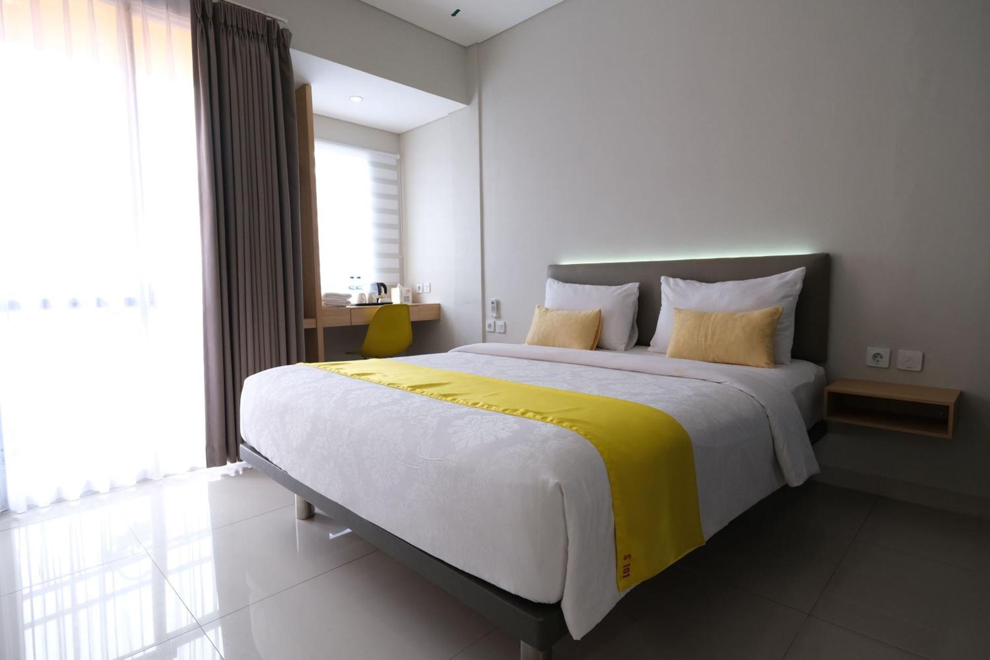 S101 Hotels Semarang Exteriér fotografie